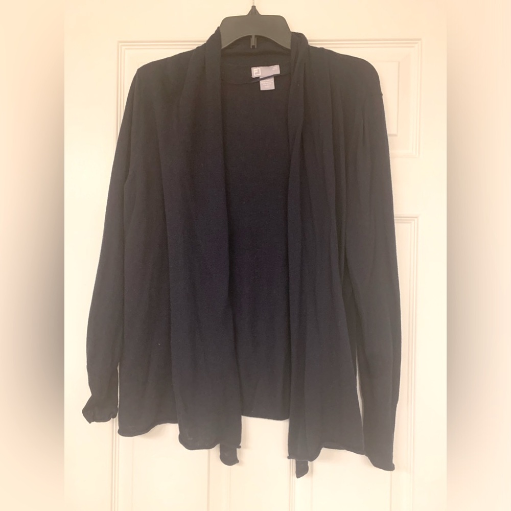 Black light weight sweater